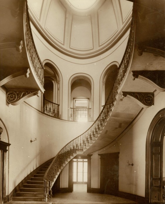 The grand stairway, Elizabeth Bay House / Thomas J. Lawlor, 1935 (Historic Houses Trust of NSW) 